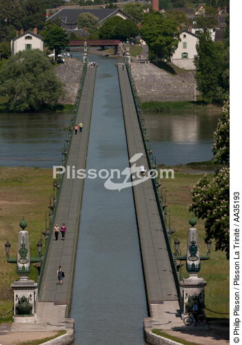 Le pont canal de Briare - © Philip Plisson / Plisson La Trinité / AA35193 - Nos reportages photos - Pont