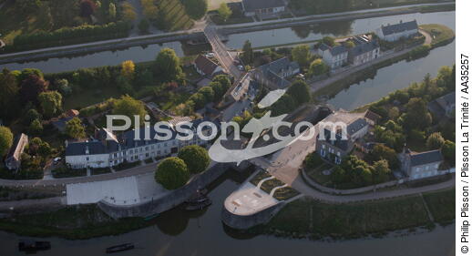 Combleux sur les bords de Loire - © Philip Plisson / Plisson La Trinité / AA35257 - Nos reportages photos - Loiret