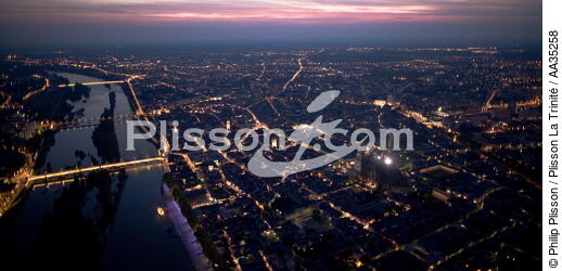 Orléans view of the sky - © Philip Plisson / Plisson La Trinité / AA35258 - Photo Galleries - Loire [The]