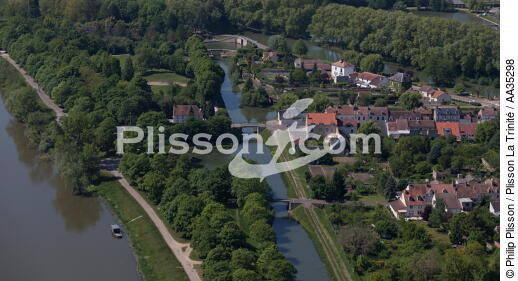 Le Loiret vue du ciel - © Philip Plisson / Plisson La Trinité / AA35298 - Nos reportages photos - Fleuve