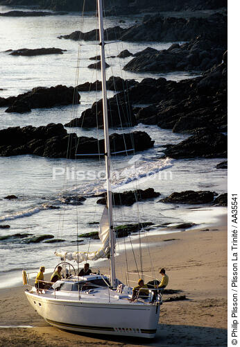 Feeling 39 sur la plage de Houat - © Philip Plisson / Plisson La Trinité / AA35541 - Nos reportages photos - Paysage littoral