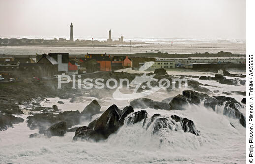 Tempête sur Saint-Guénolé - © Philip Plisson / Plisson La Trinité / AA35555 - Nos reportages photos - Phare