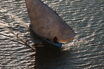 Madagascar North West coast © Philip Plisson / Plisson La Trinité / AA35632 - Photo Galleries - Rowing boat