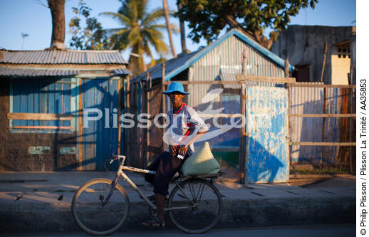 Majunga, côtes Nord Ouest de Madagascar. - © Philip Plisson / Plisson La Trinité / AA35853 - Nos reportages photos - Maison