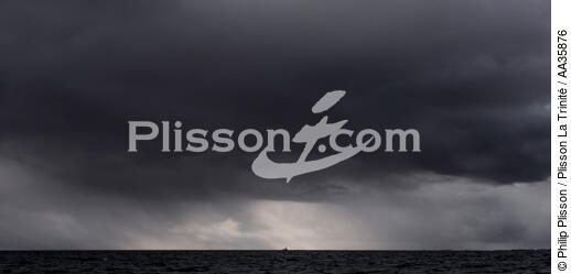 Ciel de grain en baie de Quiberon - © Philip Plisson / Plisson La Trinité / AA35876 - Nos reportages photos - Site [56]