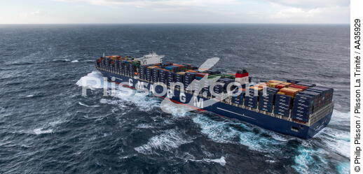 The container ship Marco Polo - © Philip Plisson / Plisson La Trinité / AA35929 - Photo Galleries - CMA CGM Marco Polo