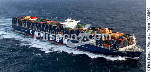 The container ship Marco Polo - © Philip Plisson / Plisson La Trinité / AA35930 - Photo Galleries - Containerships, the excess