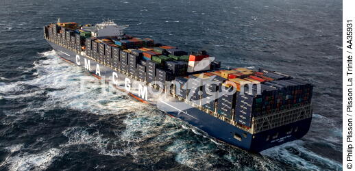 The container ship Marco Polo - © Philip Plisson / Plisson La Trinité / AA35931 - Photo Galleries - CMA CGM Marco Polo