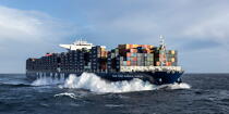 The container ship Marco Polo © Philip Plisson / Plisson La Trinité / AA35934 - Photo Galleries - CMA CGM Marco Polo