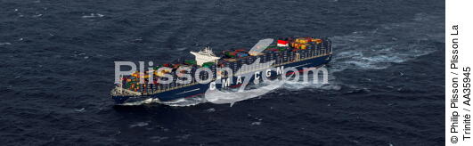 The container door Marco Polo - © Philip Plisson / Plisson La Trinité / AA35945 - Photo Galleries - Containerships, the excess