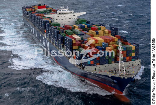 The container door Marco Polo - © Philip Plisson / Plisson La Trinité / AA35950 - Photo Galleries - Containerships, the excess