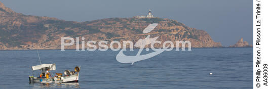 La Revelata point - © Philip Plisson / Plisson La Trinité / AA36009 - Photo Galleries - Lighthouse [Corsica]