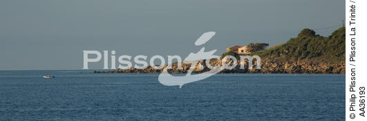 La côte Corse entre Bastia et Solenzara - © Philip Plisson / Plisson La Trinité / AA36193 - Nos reportages photos - Panoramique horizontal
