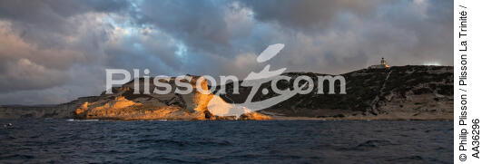 Bonifacio,Corsica - © Philip Plisson / Plisson La Trinité / AA36296 - Photo Galleries - From Lavezzi islands to Poticcio