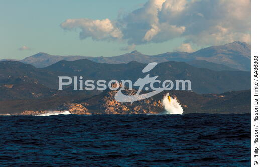 Corse - © Philip Plisson / Plisson La Trinité / AA36303 - Nos reportages photos - Collection Créative