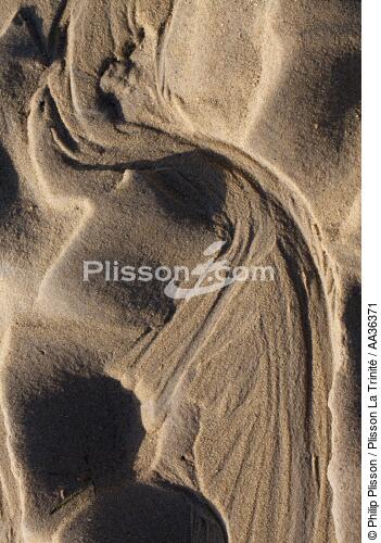 Sur le sable - © Philip Plisson / Plisson La Trinité / AA36371 - Nos reportages photos - Paysage littoral