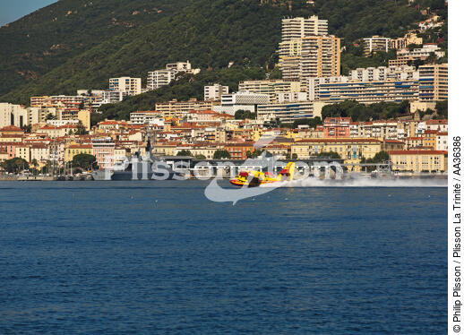 Ajaccio, Corse - © Philip Plisson / Plisson La Trinité / AA36386 - Nos reportages photos - Avion