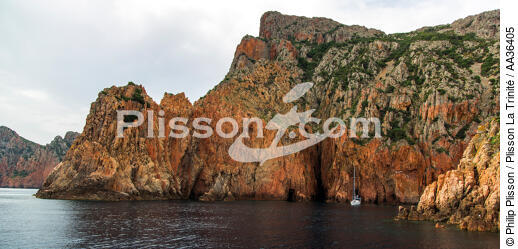 Golf de Porto, Corsica - © Philip Plisson / Plisson La Trinité / AA36405 - Photo Galleries - From Ajaccio to the Revellata Cape