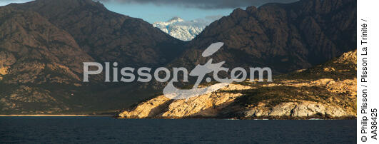 Corse - © Philip Plisson / Plisson La Trinité / AA36425 - Nos reportages photos - Corse