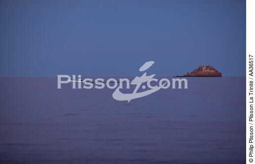 The Roscana island, Corsica - © Philip Plisson / Plisson La Trinité / AA36517 - Photo Galleries - Wishes 2009