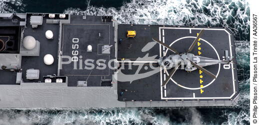 La flottille 33F - © Philip Plisson / Plisson La Trinité / AA36567 - Photo Galleries - Lifesaving at sea