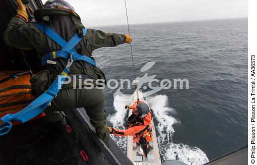 La flottille 33F - © Philip Plisson / Plisson La Trinité / AA36573 - Photo Galleries - Lifesaving at sea