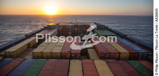 CMA CGM Jules Verne - © Philip Plisson / Plisson La Trinité / AA36645 - Nos reportages photos - Transport maritime