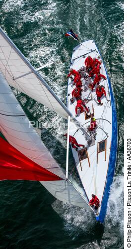 Le 12 mètres JI France en baie de Quiberon - © Philip Plisson / Plisson La Trinité / AA36703 - Nos reportages photos - 16/9 vertical