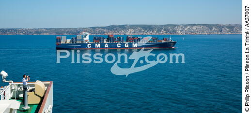CMA CGM Jules Verne - © Philip Plisson / Plisson La Trinité / AA37007 - Nos reportages photos - Transport maritime