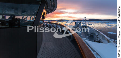 Late summer on the west coast of Greenland [AT] - © Philip Plisson / Plisson La Trinité / AA37054 - Photo Galleries - Passenger Liner