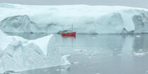 Late summer on the west coast of Greenland [AT] © Philip Plisson / Plisson La Trinité / AA37064 - Photo Galleries - Iceberg