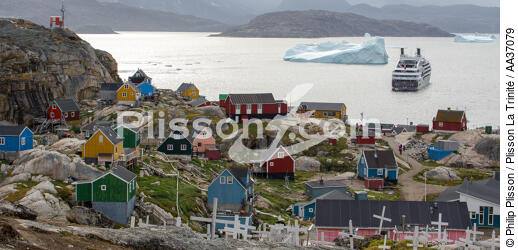 Late summer on the west coast of Greenland [AT] - © Philip Plisson / Plisson La Trinité / AA37079 - Photo Galleries - Passenger Liner