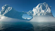 Late summer on the west coast of Greenland [AT] © Philip Plisson / Plisson La Trinité / AA37104 - Photo Galleries - Iceberg
