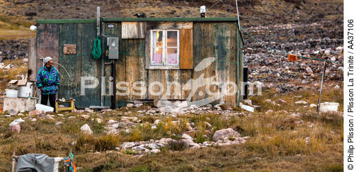 Late summer on the west coast of Greenland [AT] - © Philip Plisson / Plisson La Trinité / AA37106 - Photo Galleries - House