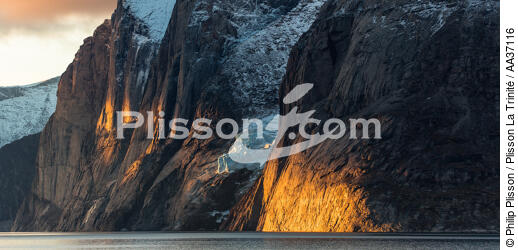 Late summer on the west coast of Canada - © Philip Plisson / Plisson La Trinité / AA37116 - Photo Galleries - Fjord