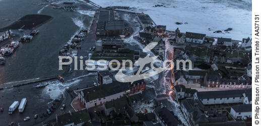 Storm Petra, Saint Guénolé,Brittany. - © Philip Plisson / Plisson La Trinité / AA37131 - Photo Galleries - Sea