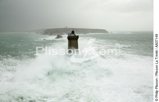 Petra stormon la Vieille lighthouse - © Philip Plisson / Plisson La Trinité / AA37149 - Photo Galleries - Sea