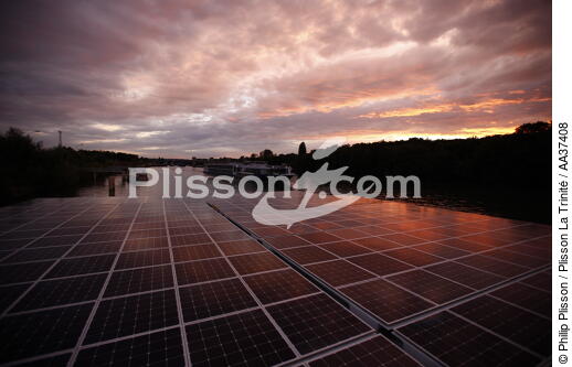 Planet Solar - © Philip Plisson / Plisson La Trinité / AA37408 - Photo Galleries - Solar catamaran