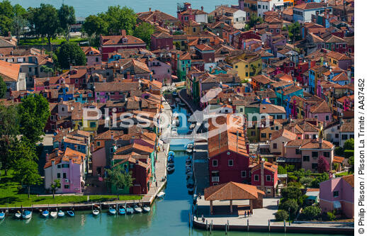 Burano island - © Philip Plisson / Plisson La Trinité / AA37452 - Photo Galleries - Canaval of Venice