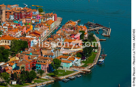 Burano island - © Philip Plisson / Plisson La Trinité / AA37455 - Photo Galleries - Canaval of Venice