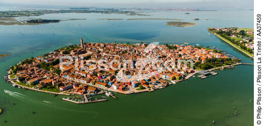 Burano island - © Philip Plisson / Plisson La Trinité / AA37459 - Photo Galleries - Canaval of Venice