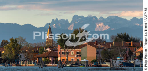 Burano island - © Philip Plisson / Plisson La Trinité / AA37465 - Photo Galleries - Venetian lagoon