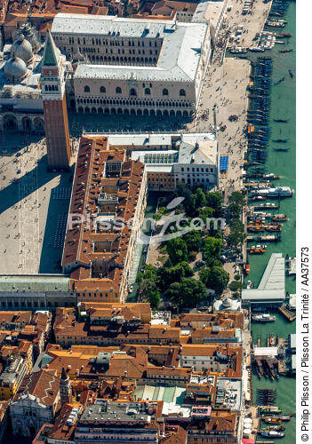 Venise - © Philip Plisson / Plisson La Trinité / AA37573 - Nos reportages photos - Vertical