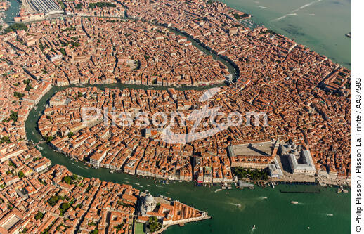 Venise - © Philip Plisson / Plisson La Trinité / AA37583 - Nos reportages photos - Vue aérienne
