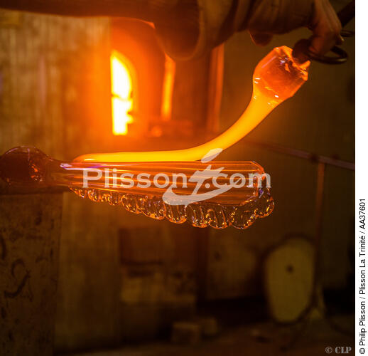 Le Travail du verre sur Murano - © Philip Plisson / Plisson La Trinité / AA37601 - Nos reportages photos - Format carré