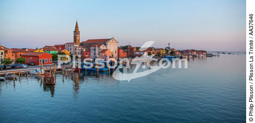 Sant'Antonio di Pellestrina in the Venice Lagoon - © Philip Plisson / Plisson La Trinité / AA37646 - Photo Galleries - Canaval of Venice