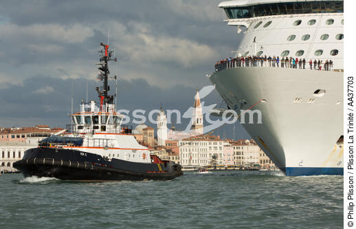 Traffic des paquebots à Venise - © Philip Plisson / Plisson La Trinité / AA37703 - Nos reportages photos - Traffic maritime dans la lagune de Venise