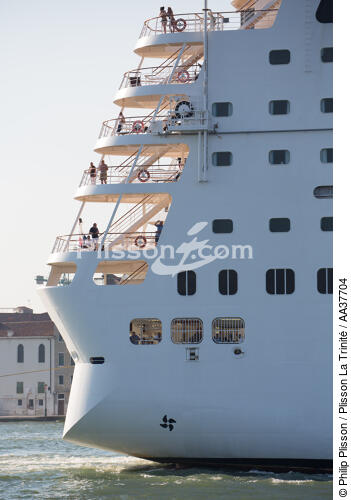 Traffic ship in Venice - © Philip Plisson / Plisson La Trinité / AA37704 - Photo Galleries - Venice like never seen before
