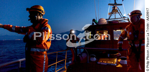 Sauvetage en mer - © Philip Plisson / Plisson La Trinité / AA39917 - Nos reportages photos - Canot de sauvetage