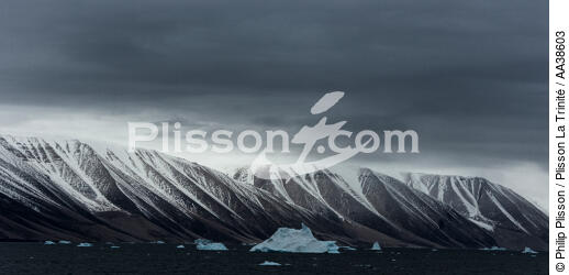 Sur la côte ouest du Groenland - © Philip Plisson / Plisson La Trinité / AA38603 - Nos reportages photos - Groenland